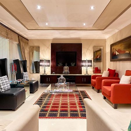 ฟอเรสต์ แมเนอร์ เกสท์เฮาส์ Hotel อัมลังงา ภายนอก รูปภาพ