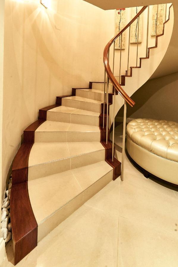 ฟอเรสต์ แมเนอร์ เกสท์เฮาส์ Hotel อัมลังงา ภายนอก รูปภาพ
