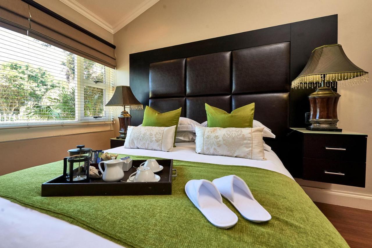 ฟอเรสต์ แมเนอร์ เกสท์เฮาส์ Hotel อัมลังงา ภายนอก รูปภาพ