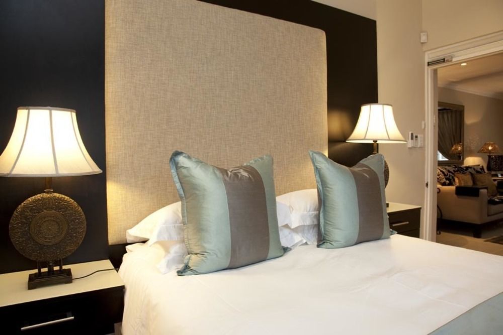 ฟอเรสต์ แมเนอร์ เกสท์เฮาส์ Hotel อัมลังงา ภายนอก รูปภาพ