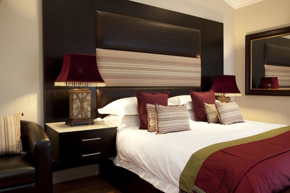 ฟอเรสต์ แมเนอร์ เกสท์เฮาส์ Hotel อัมลังงา ภายนอก รูปภาพ