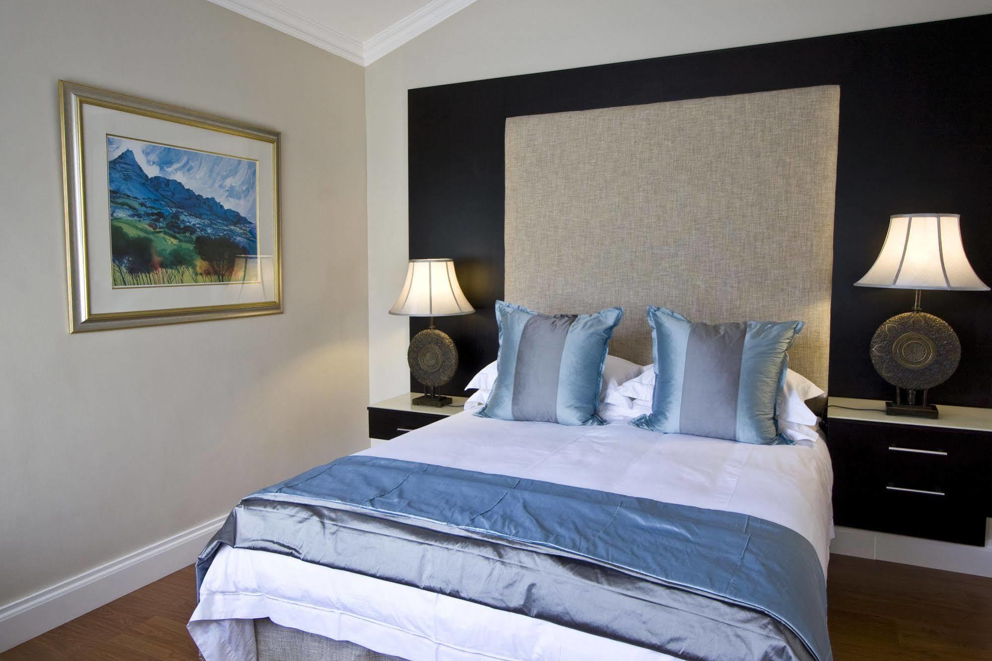 ฟอเรสต์ แมเนอร์ เกสท์เฮาส์ Hotel อัมลังงา ภายนอก รูปภาพ