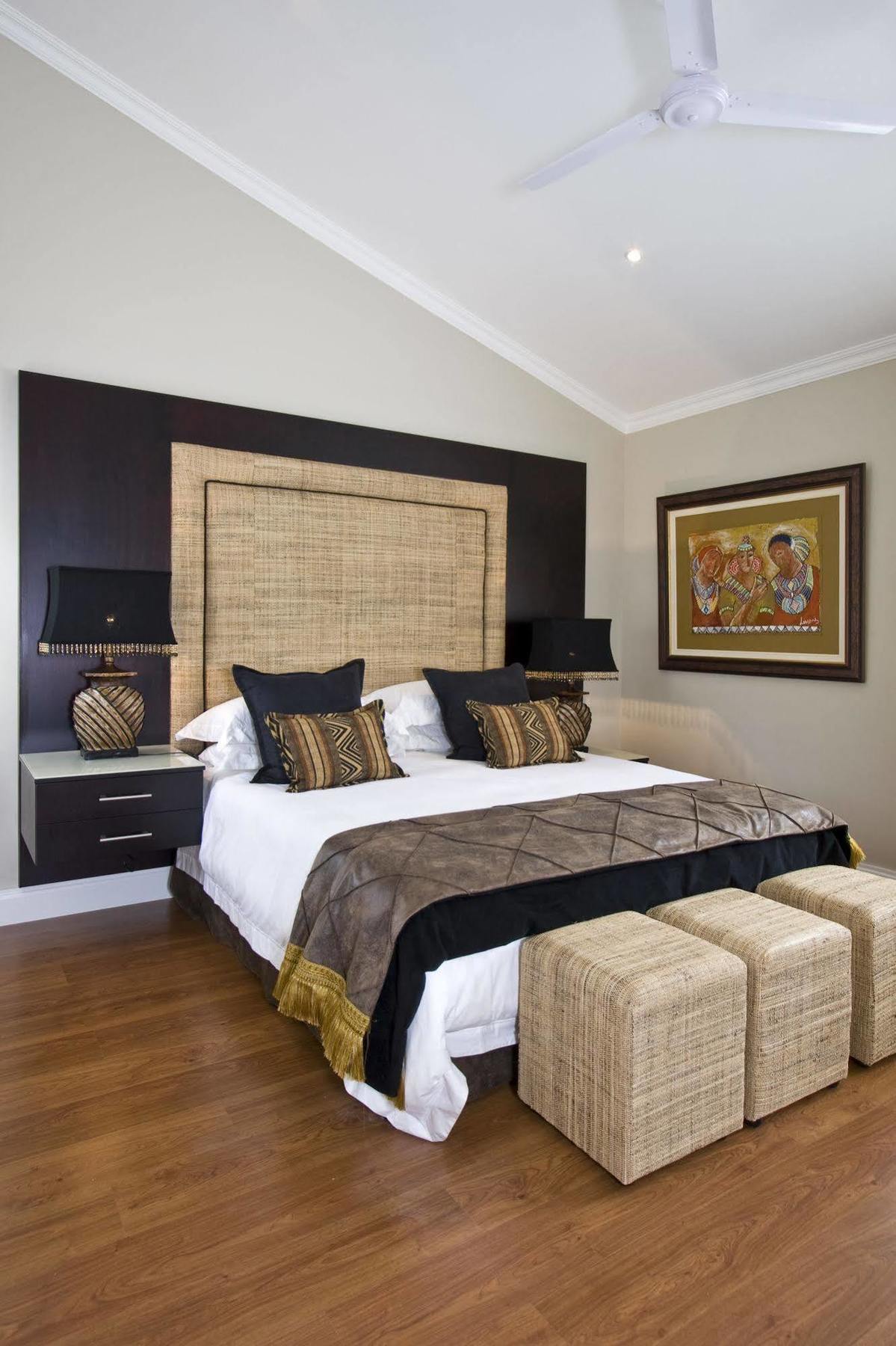 ฟอเรสต์ แมเนอร์ เกสท์เฮาส์ Hotel อัมลังงา ภายนอก รูปภาพ