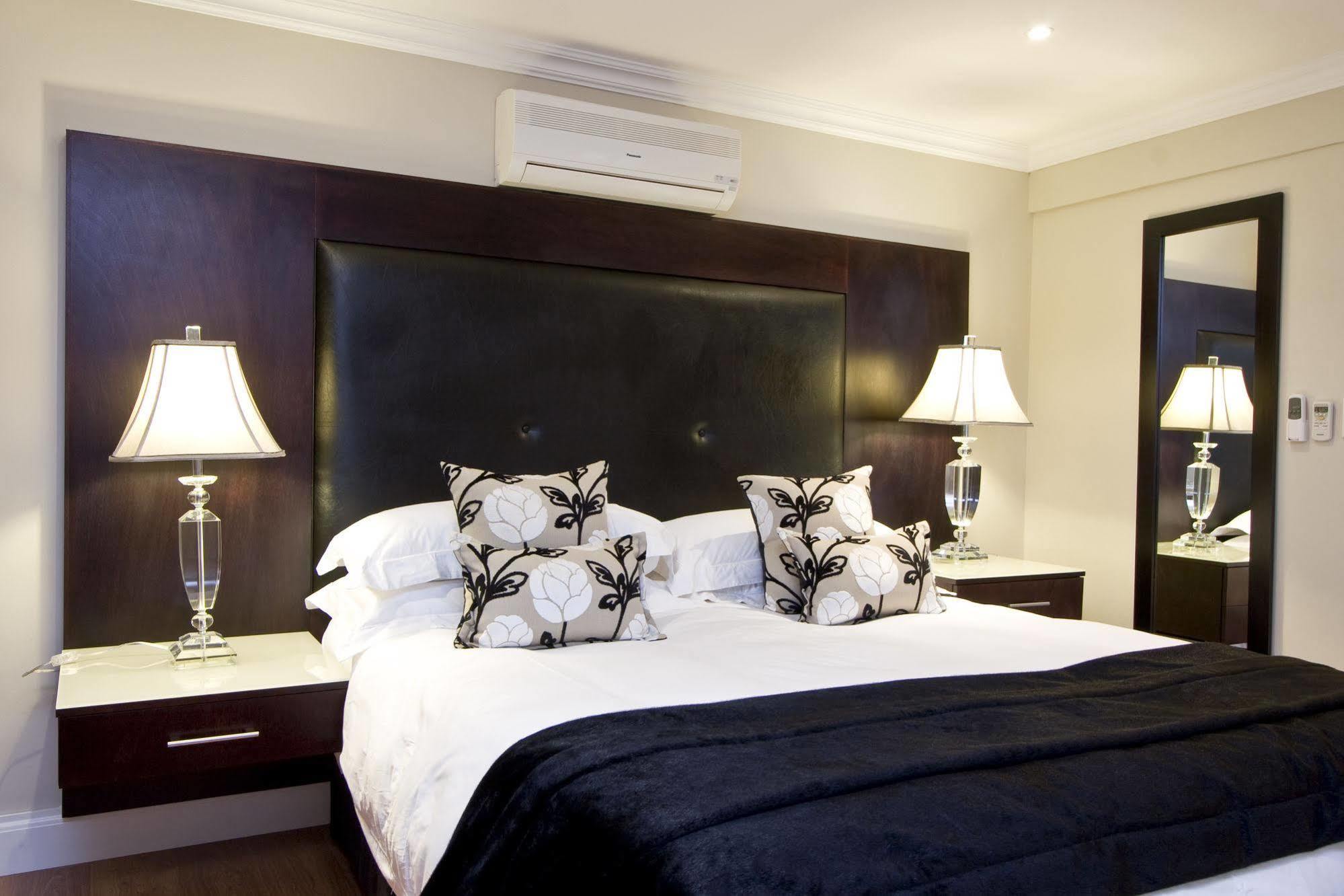 ฟอเรสต์ แมเนอร์ เกสท์เฮาส์ Hotel อัมลังงา ภายนอก รูปภาพ